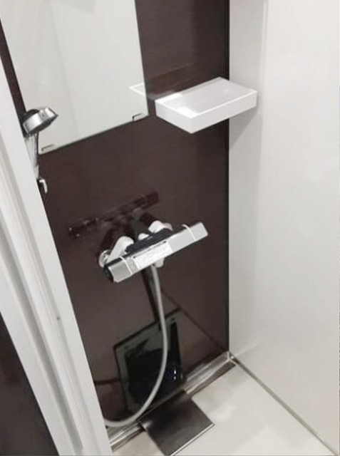 シャワールーム