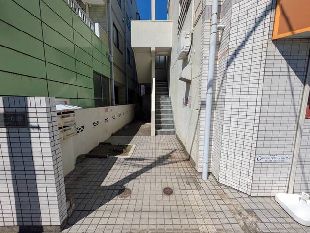 建物エントランス